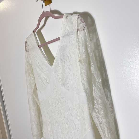 Ark & Co. Long Sleeve Floral Wedding Dress with Train | US Size S - Picture 5 of 13